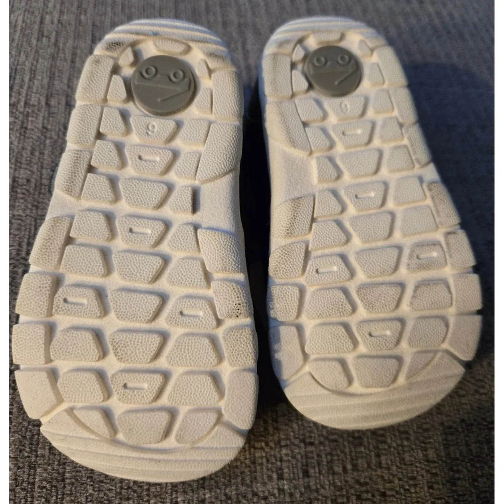 See Kai Run Tenny Black White Toddler Sneakers Size 6 Hook Loop S711-0003